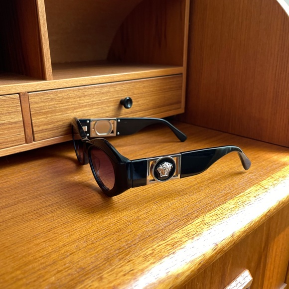 Versace sunglasses silver Medusa - Picture 1 of 7